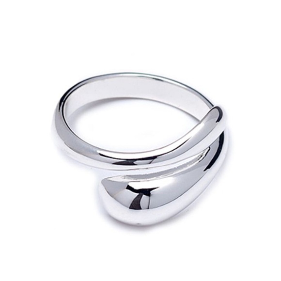 Jewelry - ✨HP✨Super Chick Wrap Ring💫